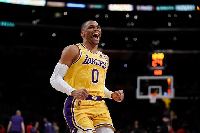 恐怖4人组冲水晶宫后防!数据示曼城赢紧咬枪手